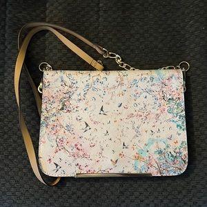 Clutch Purse perfect for Spring! (Brand New)